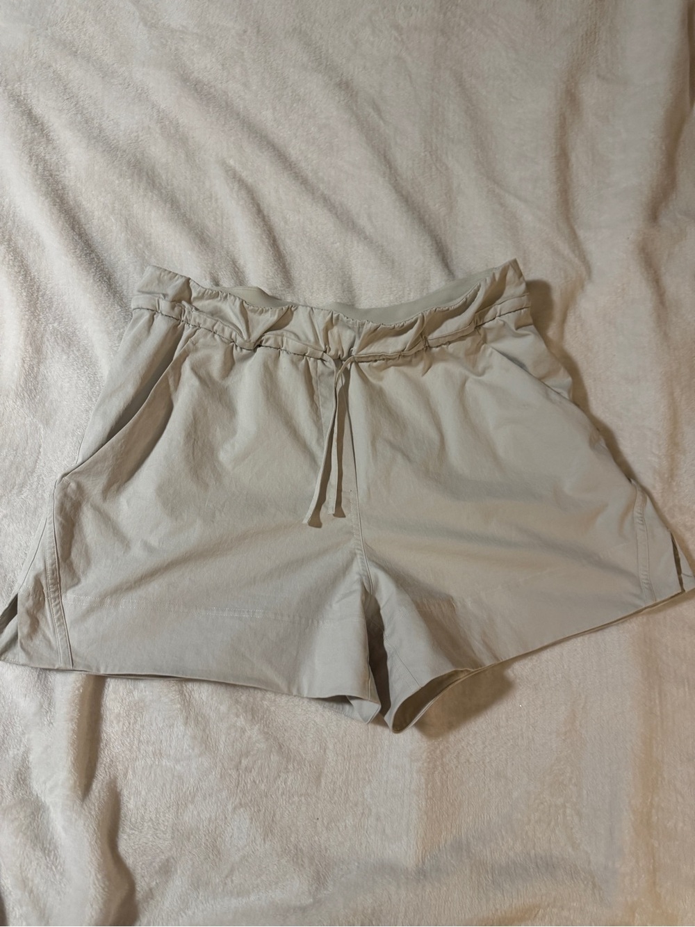 Lululemon Light Beige Drawstring Women's Shorts- Size M